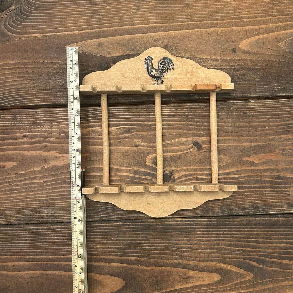 Rustic Wooden Spoon Display Rack with Metal Rooster – Wall Mounted Kitchen Decor